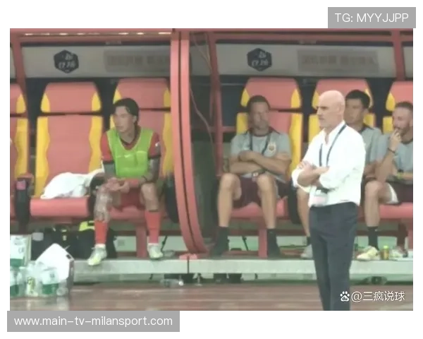 球队被绝平后主帅失神站5分钟